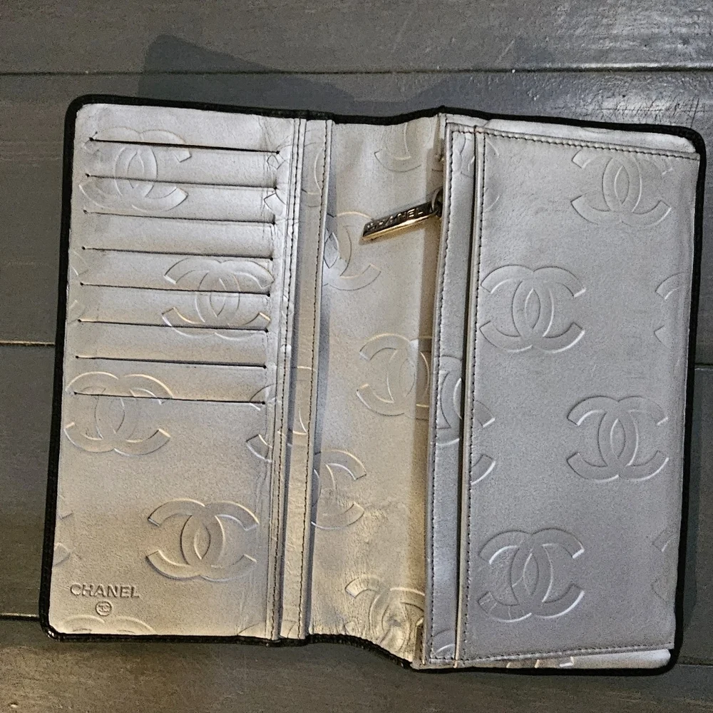 CHANEL Black Calfskin Quilted Cambon  Wallet One Size